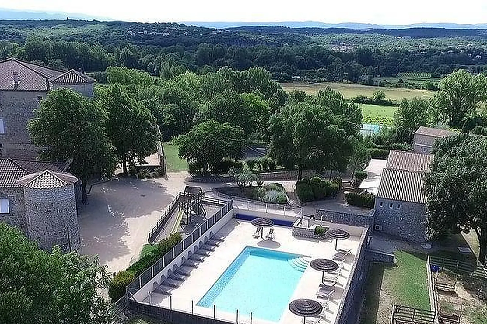 Lieux événementiels, CHÂTEAU DE CHAUSSY - VILLAGE DE GÎTES