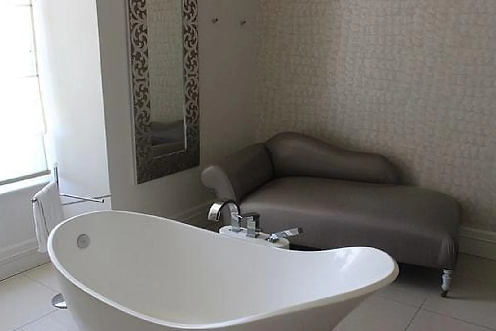 Lieux événementiels, CHÂTEAU DE COURTEBOTTE