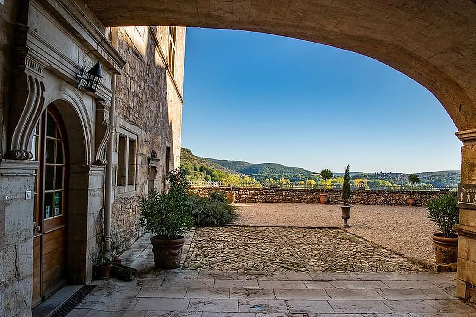 Lieux événementiels, CHÂTEAU DE CÉNEVIÈRES