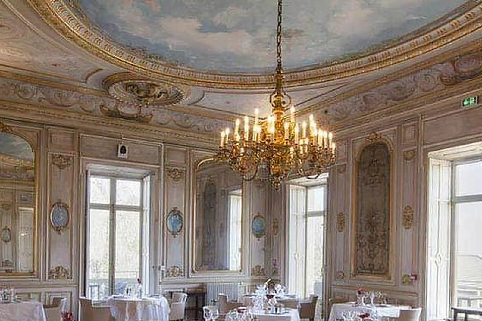 Lieux événementiels, CHÂTEAU DE CÎTEAUX LA CUEILLETTE ****