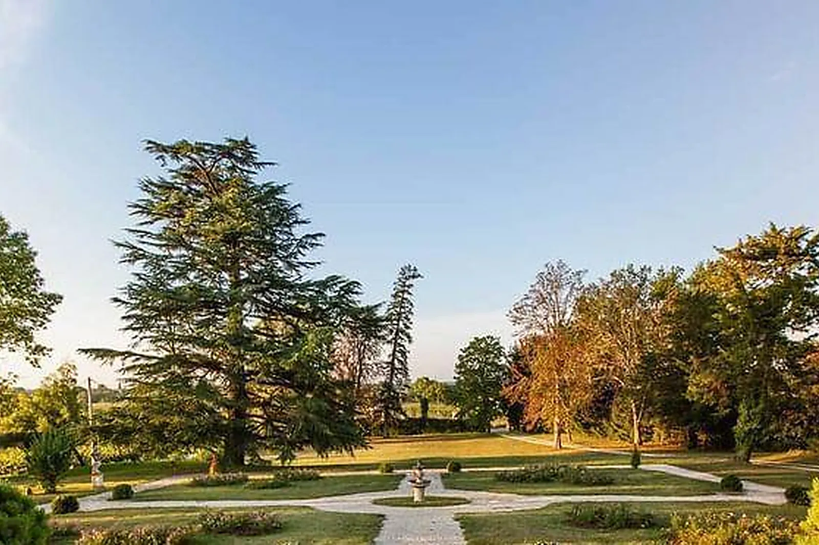 Lieux événementiels, CHÂTEAU DE GARDE