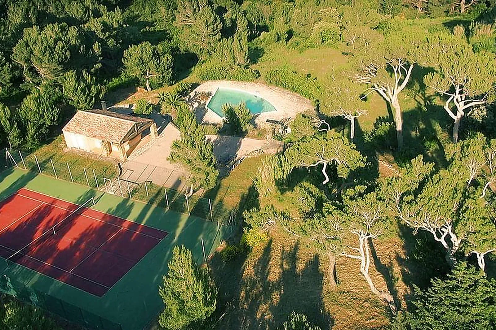 Lieux événementiels, LE MAS DE SO