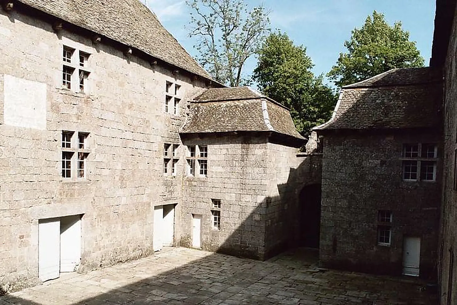 Lieux événementiels, CHÂTEAU FOMBRAUGE