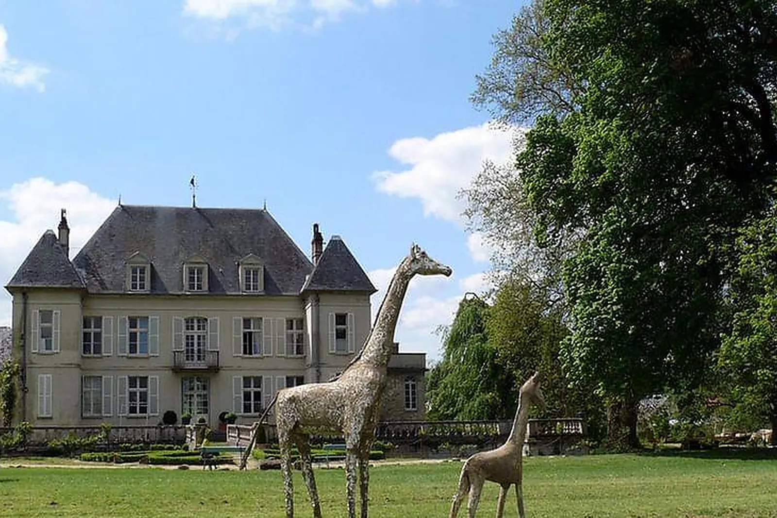 Lieux événementiels, CHÂTEAU DE LIMÉ