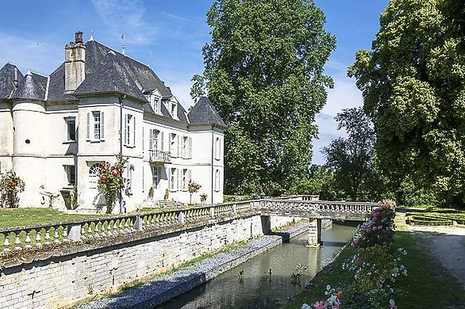 Lieux événementiels, CHÂTEAU DE LIMÉ