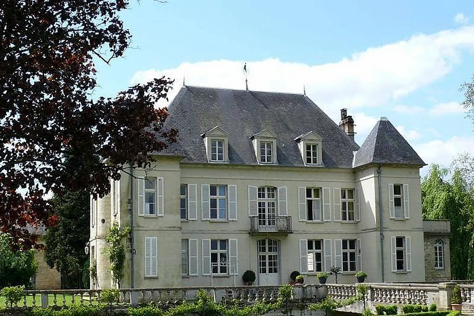 Lieux événementiels, CHÂTEAU DE LIMÉ