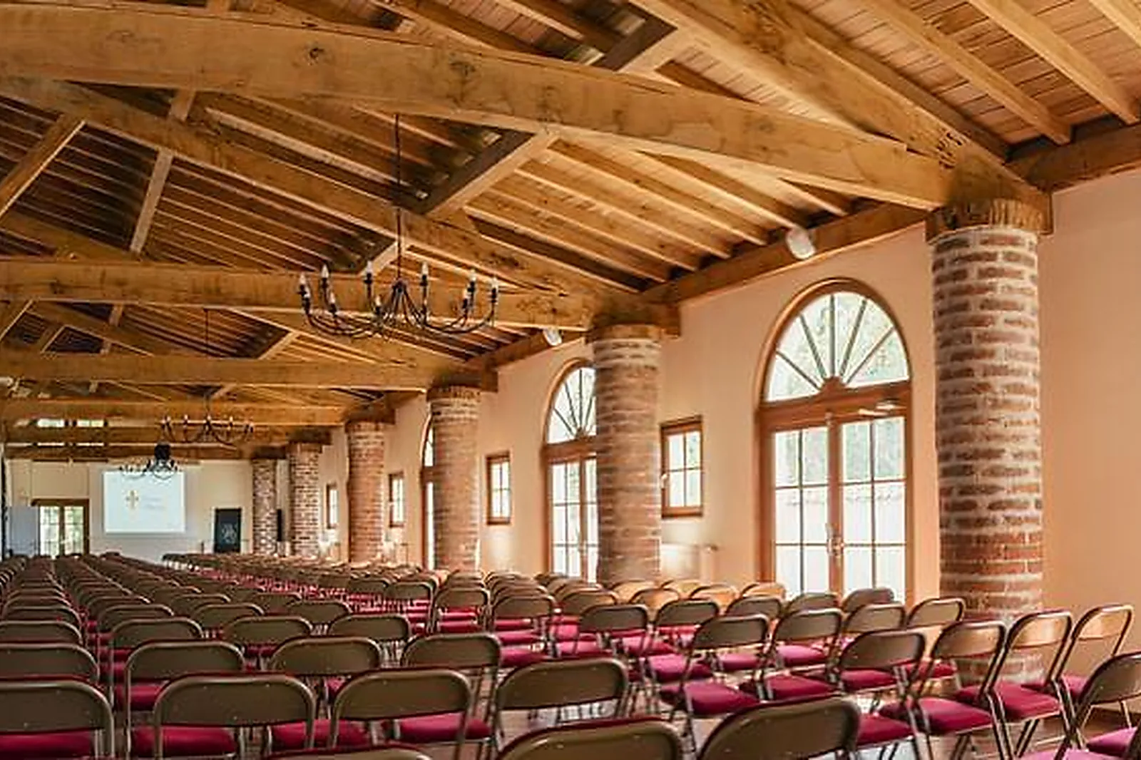 Lieux événementiels, CHÂTEAU DE MAGNEUX-HAUTE-RIVE