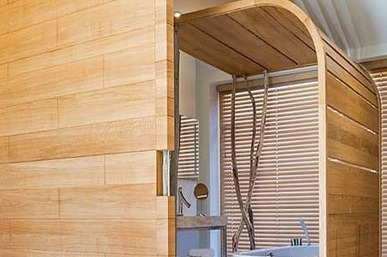 Lieux événementiels, CHÂTEAU DE MASSILLAN ****