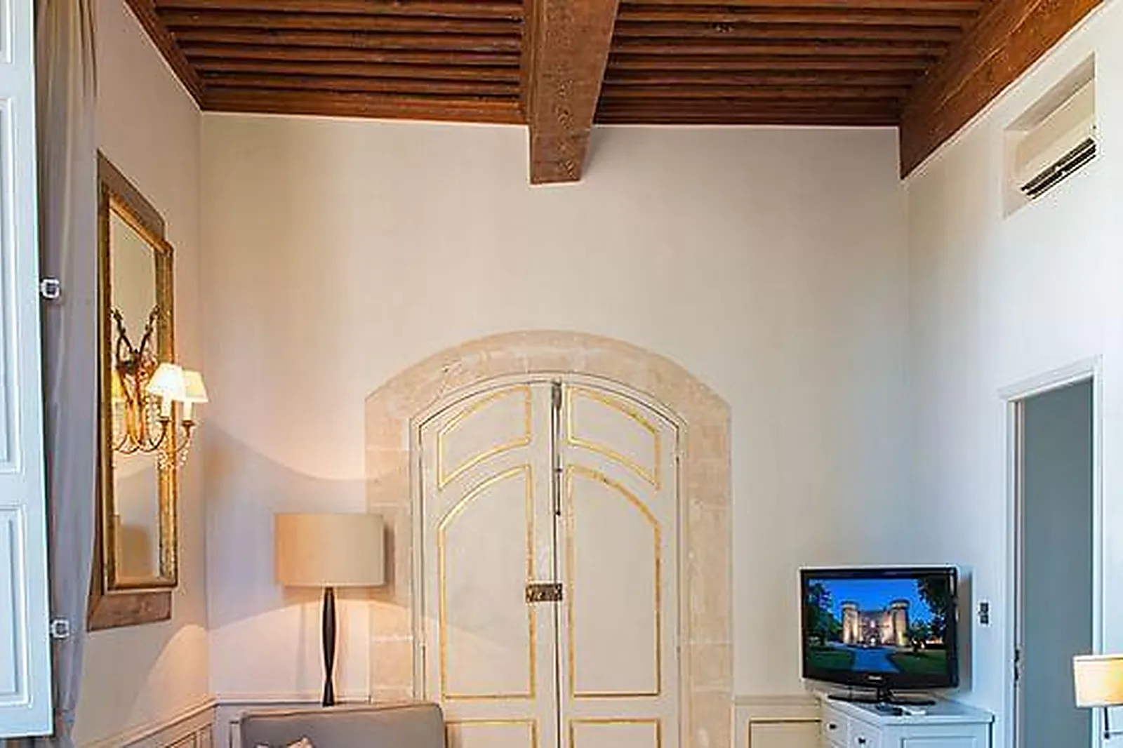 Lieux événementiels, CHÂTEAU DE MASSILLAN ****