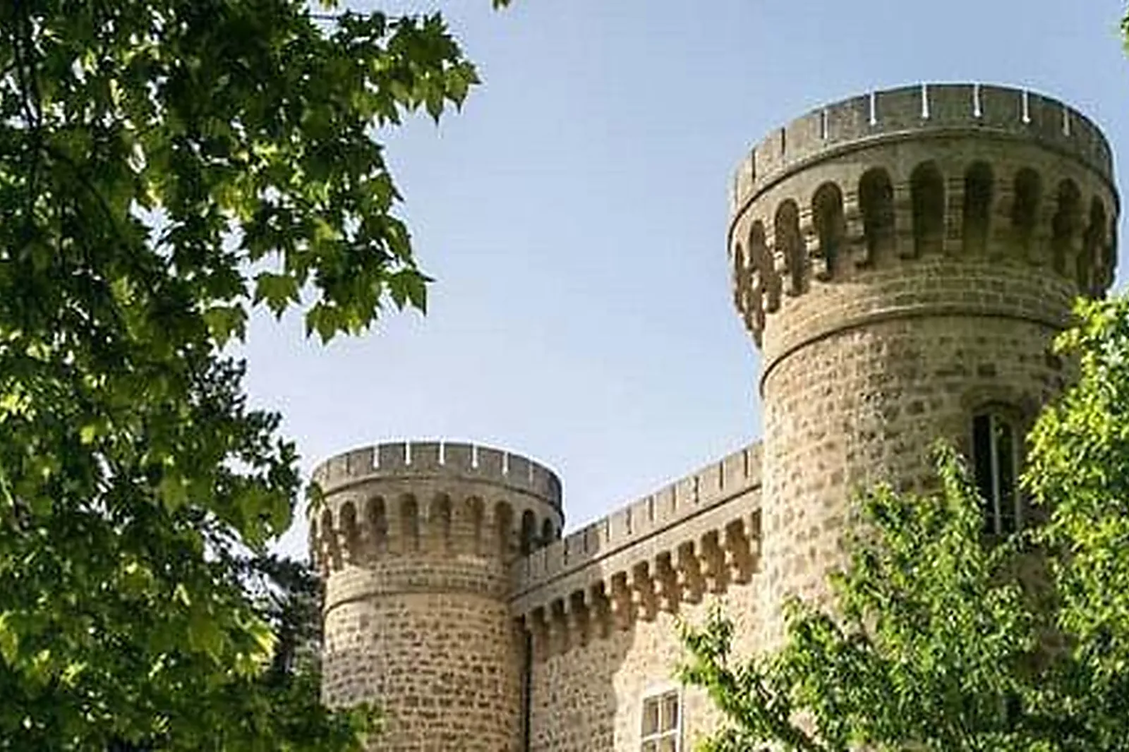 Lieux événementiels, CHÂTEAU DE MASSILLAN ****