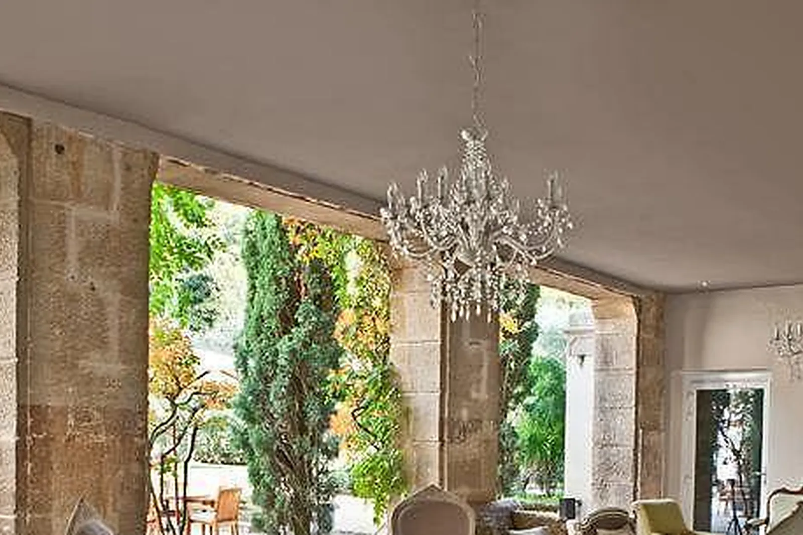 Lieux événementiels, CHÂTEAU DE MASSILLAN ****