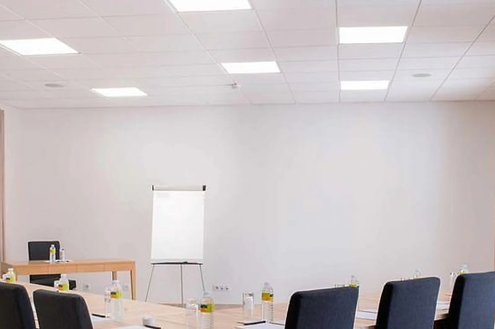 Lieux événementiels, CHÂTEAU DE MASSILLAN ****