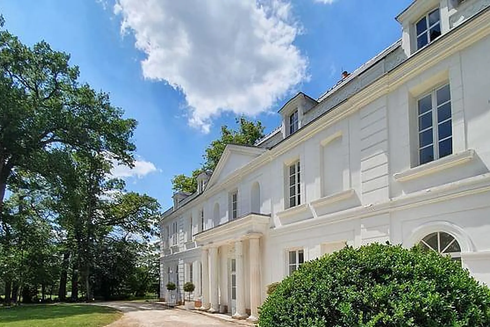 Lieux événementiels, CHÂTEAU DE MONFORT