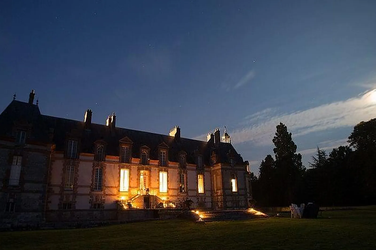 Lieux événementiels, CHÂTEAU DE NEUVILLE