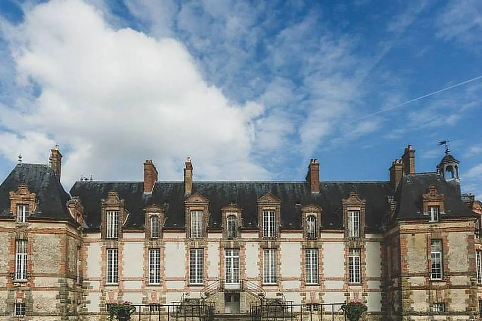 Lieux événementiels, CHÂTEAU DE NEUVILLE