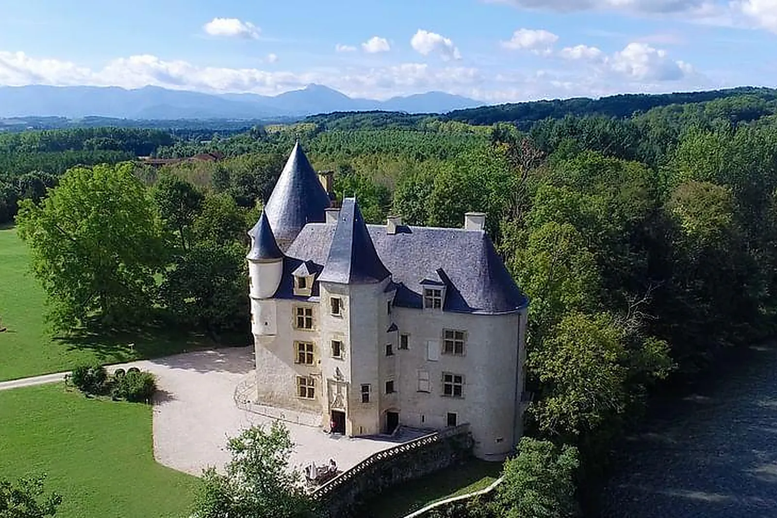 Lieux événementiels, OFFICINA 06 - ESPACE DE COWORKING ET SALLE DE RÉUNION