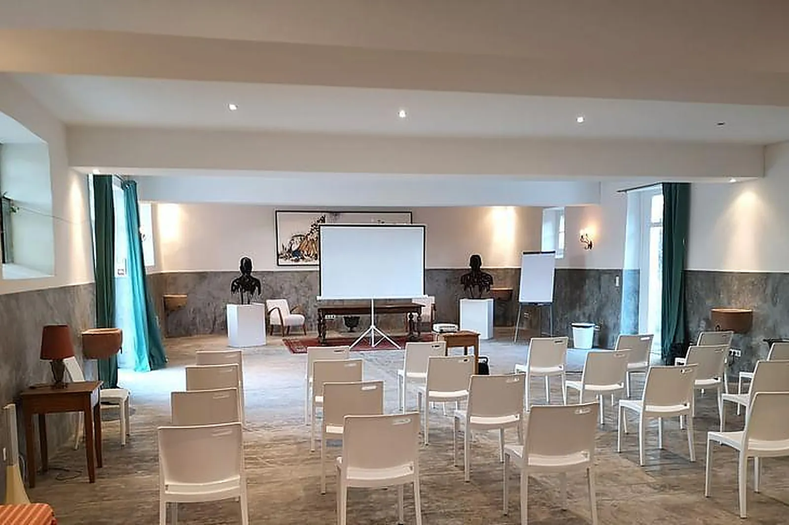 Lieux événementiels, OFFICINA 06 - ESPACE DE COWORKING ET SALLE DE RÉUNION