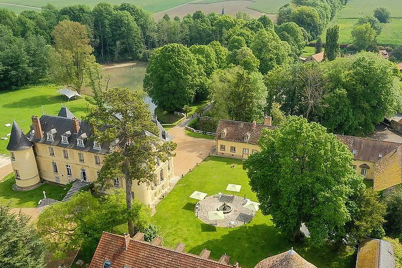 Lieux événementiels, CHALET LE CERF CHE - ECOGÎTE - 4*