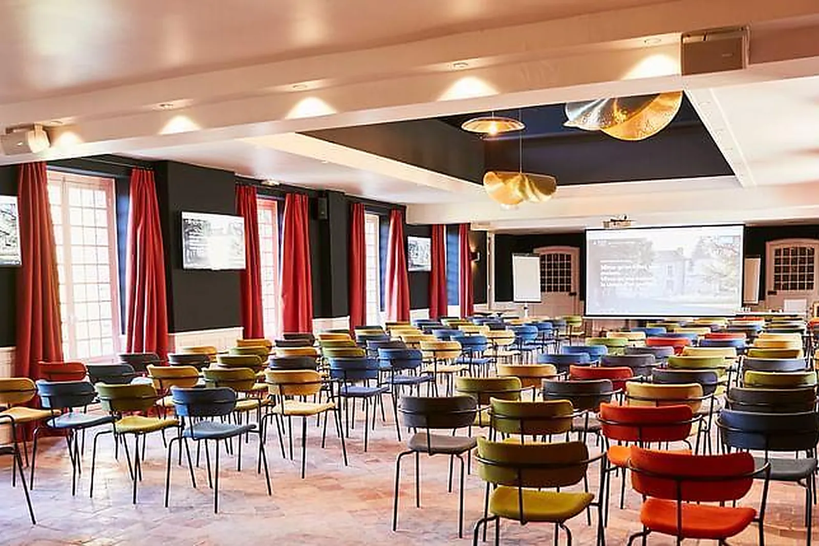 Lieux événementiels, CHÂTEAU DE VILLIERS-LE-MAHIEU (LES MAISONS DE CAMPAGNE)