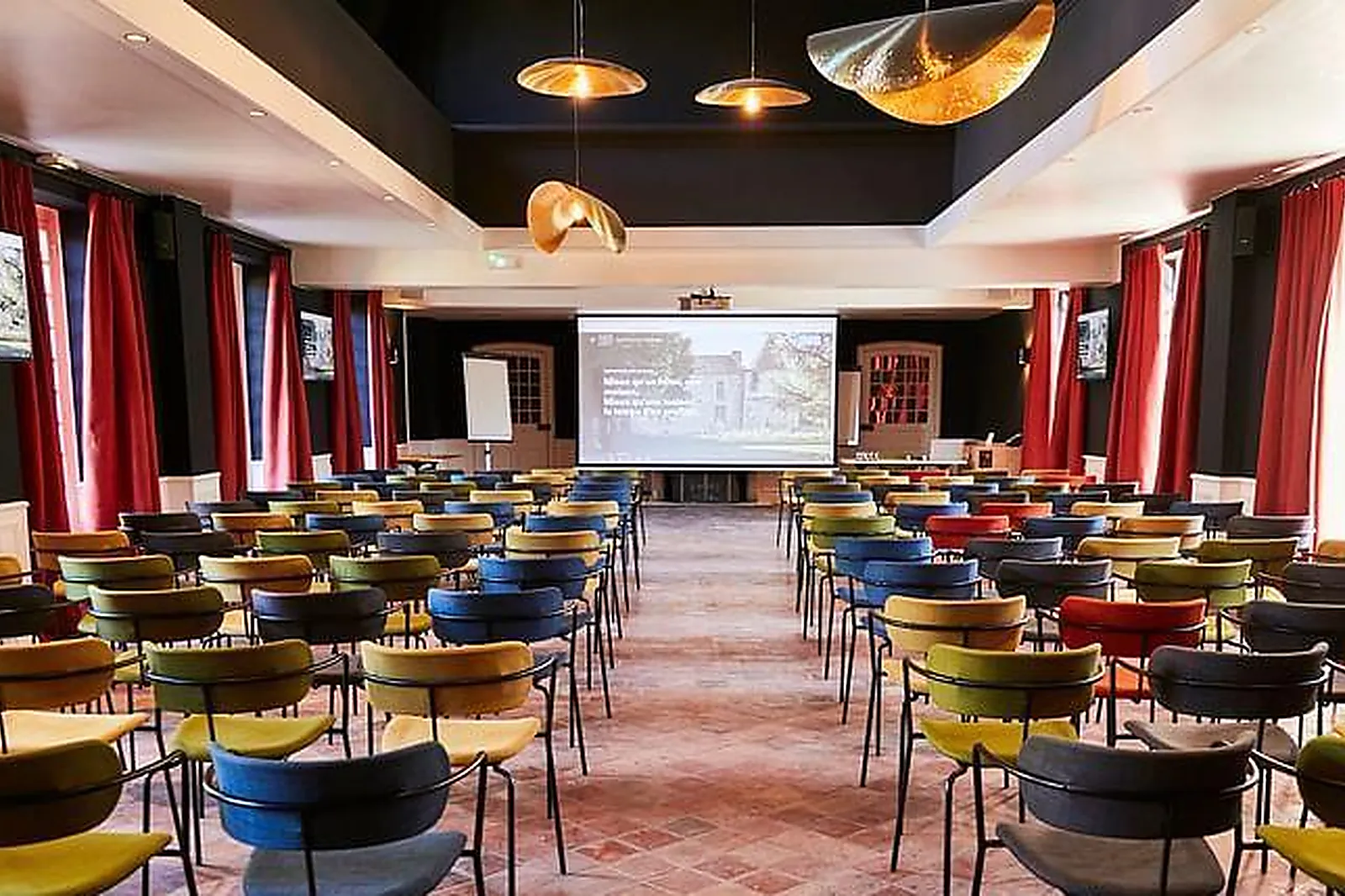 Lieux événementiels, CHÂTEAU DE VILLIERS-LE-MAHIEU (LES MAISONS DE CAMPAGNE)