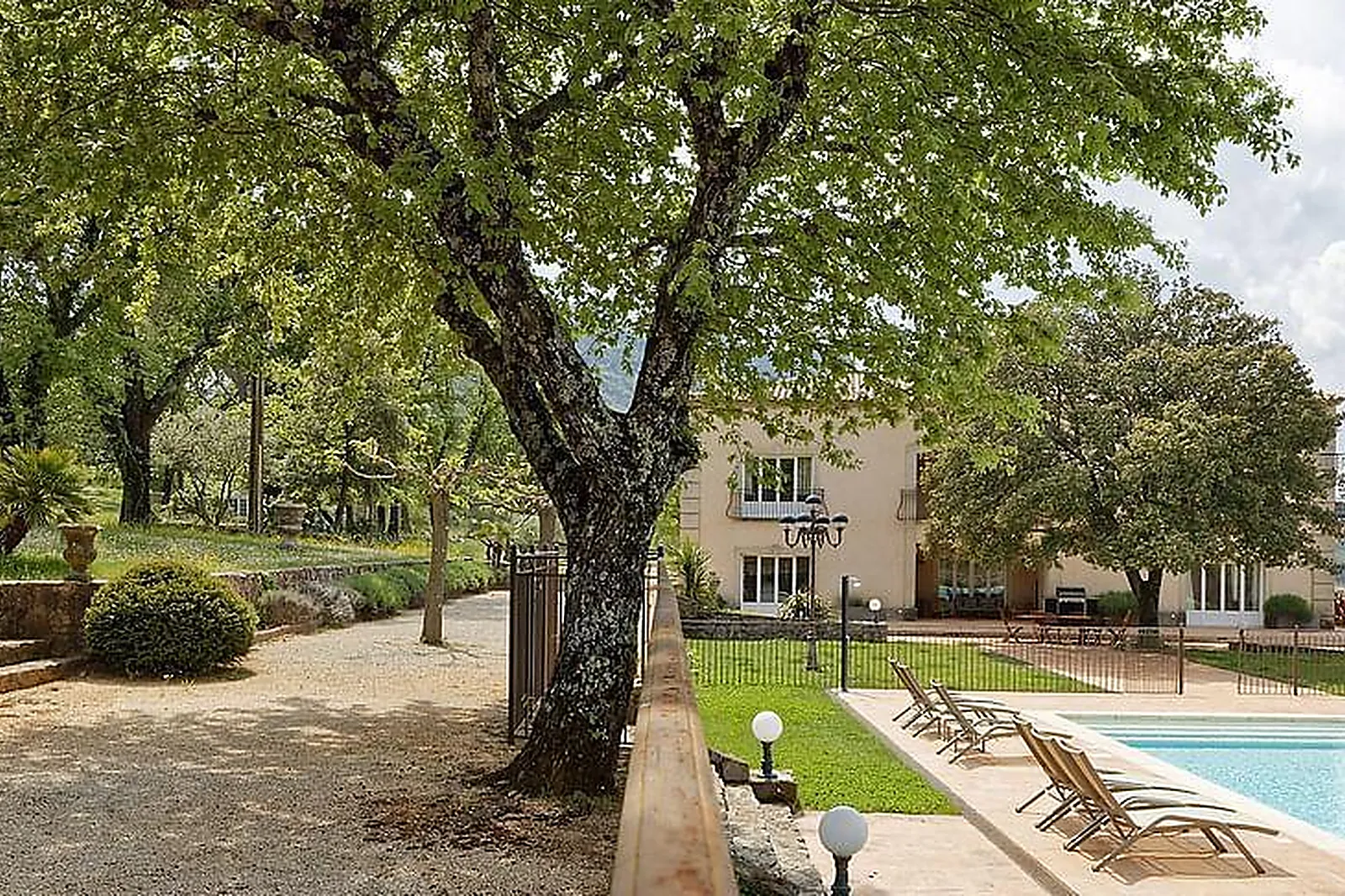 Lieux événementiels, CHÂTEAU DE L'ESCARELLE