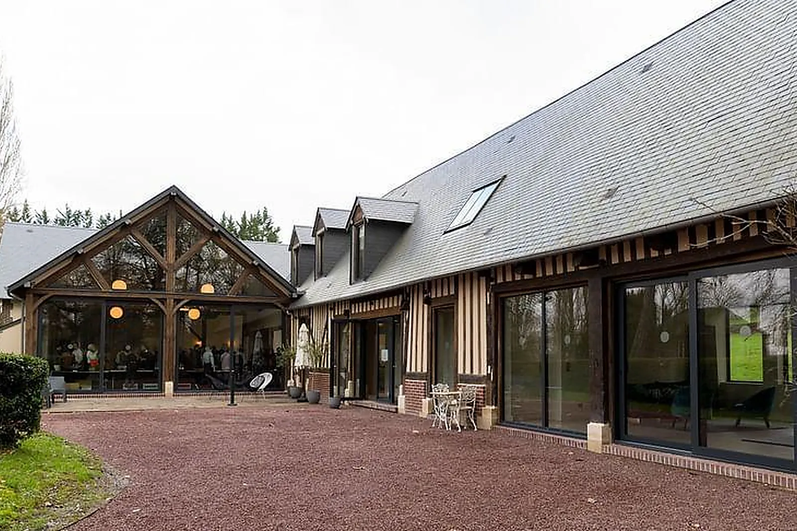 Lieux événementiels, RUE DU BOUQUET DE LONGCHAMP PARIS