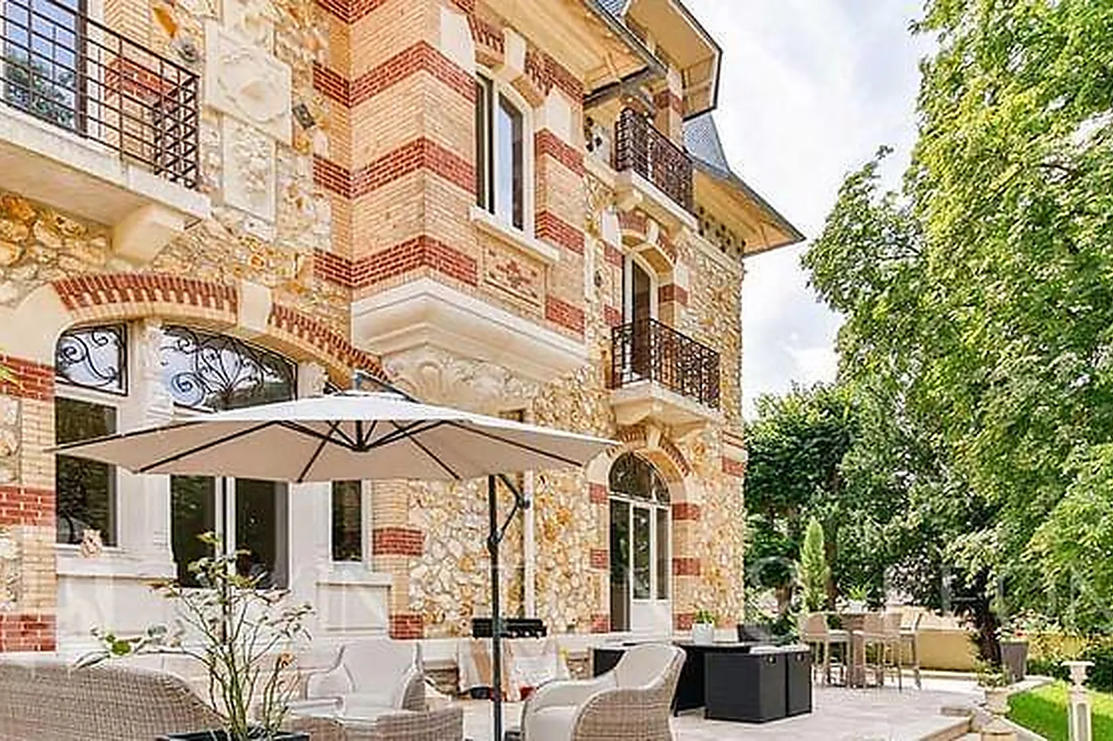 Lieux événementiels, LE MANOIR - PARIS COUNTRY CLUB