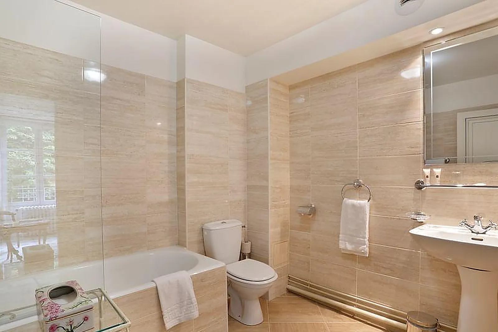 Lieux événementiels, CHÂTEAU DE LA ROZELLE - HÔTEL ****