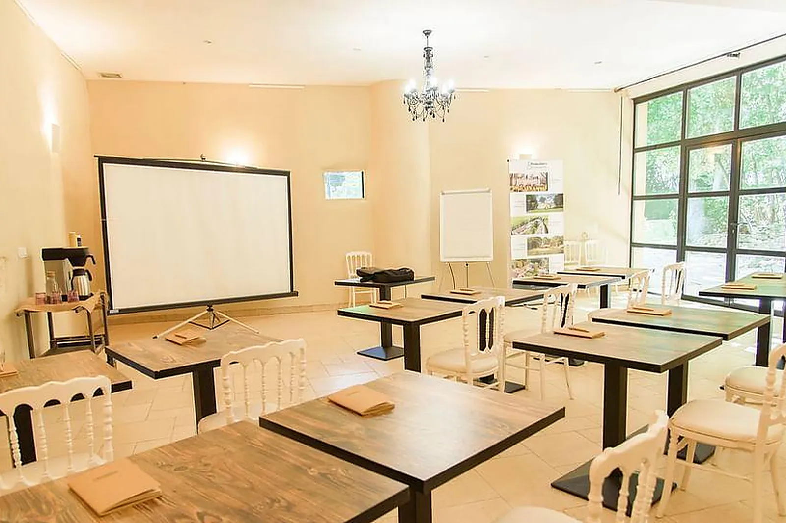 Lieux événementiels, CHÂTEAU DE LÉOGNAN