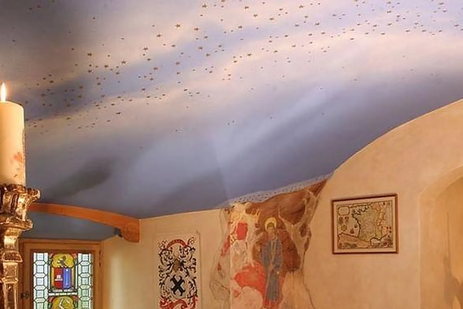 Lieux événementiels, CHÂTEAU DES COMTES DE CHALLES ***