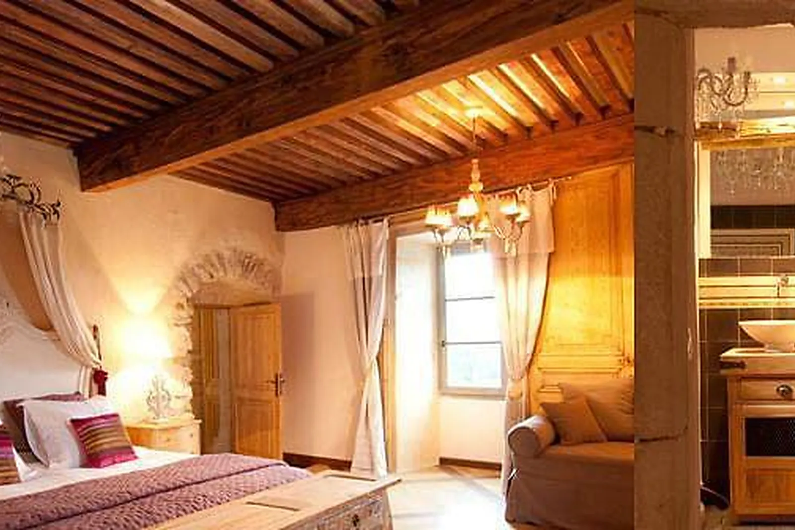 Lieux événementiels, CHÂTEAU DES GIRARDS