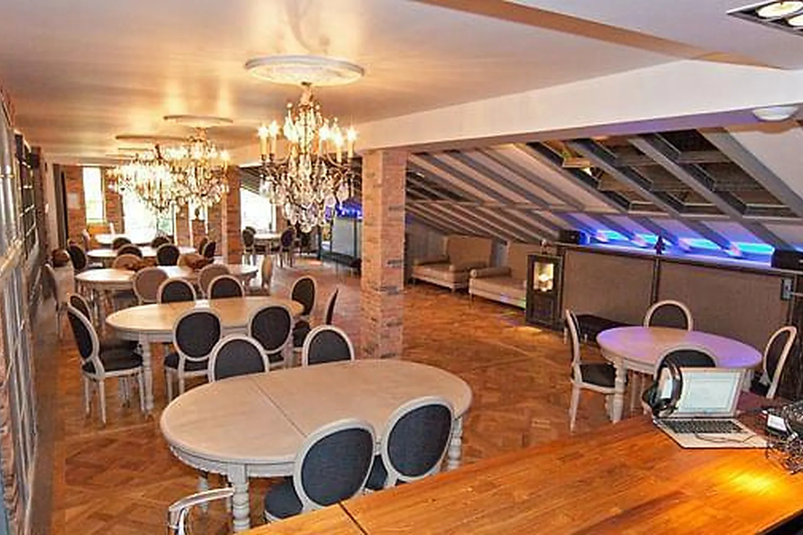 Lieux événementiels, CHÂTEAU DES GIRARDS