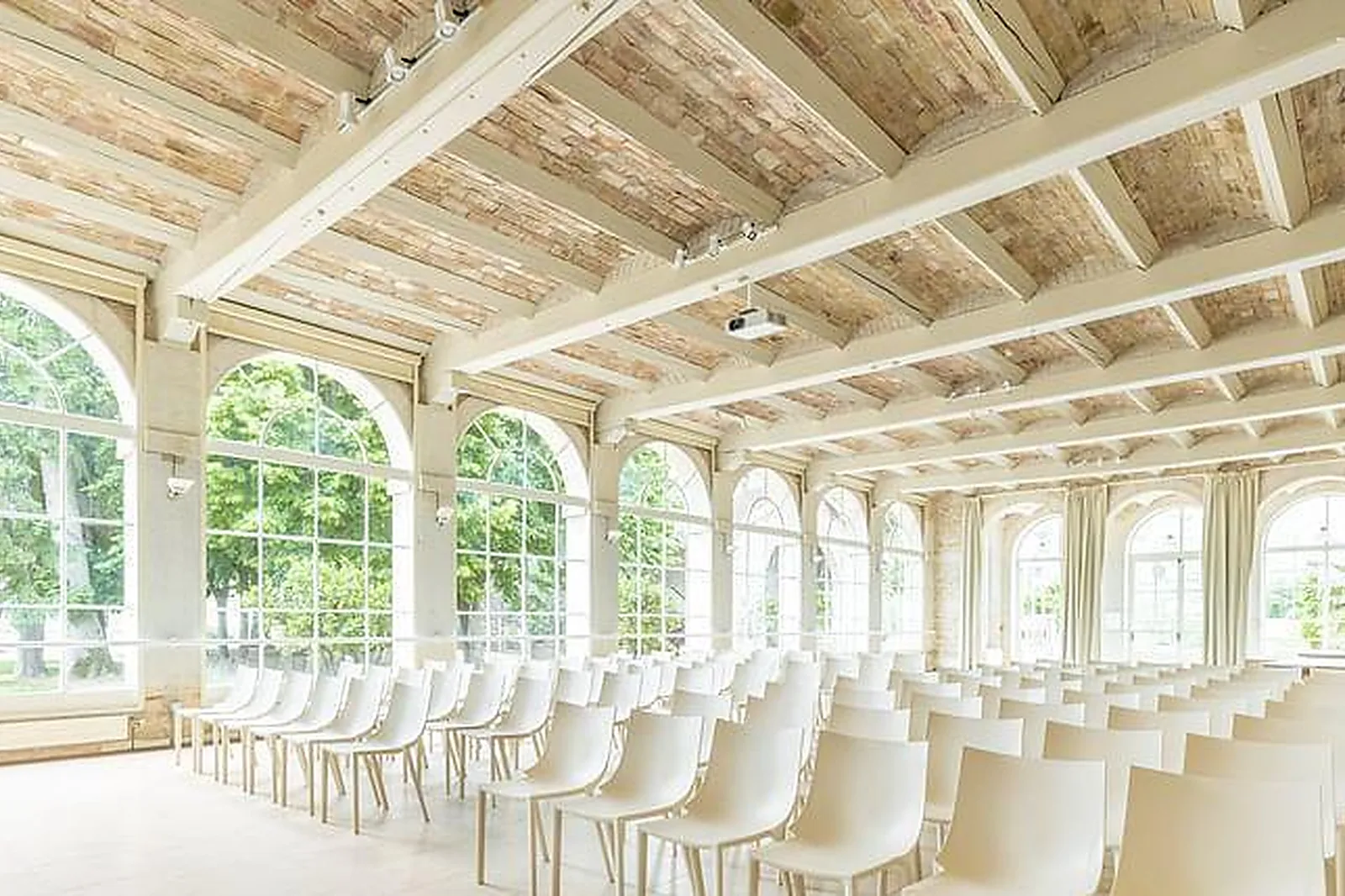 Lieux événementiels, CHÂTEAU DES RAVATYS