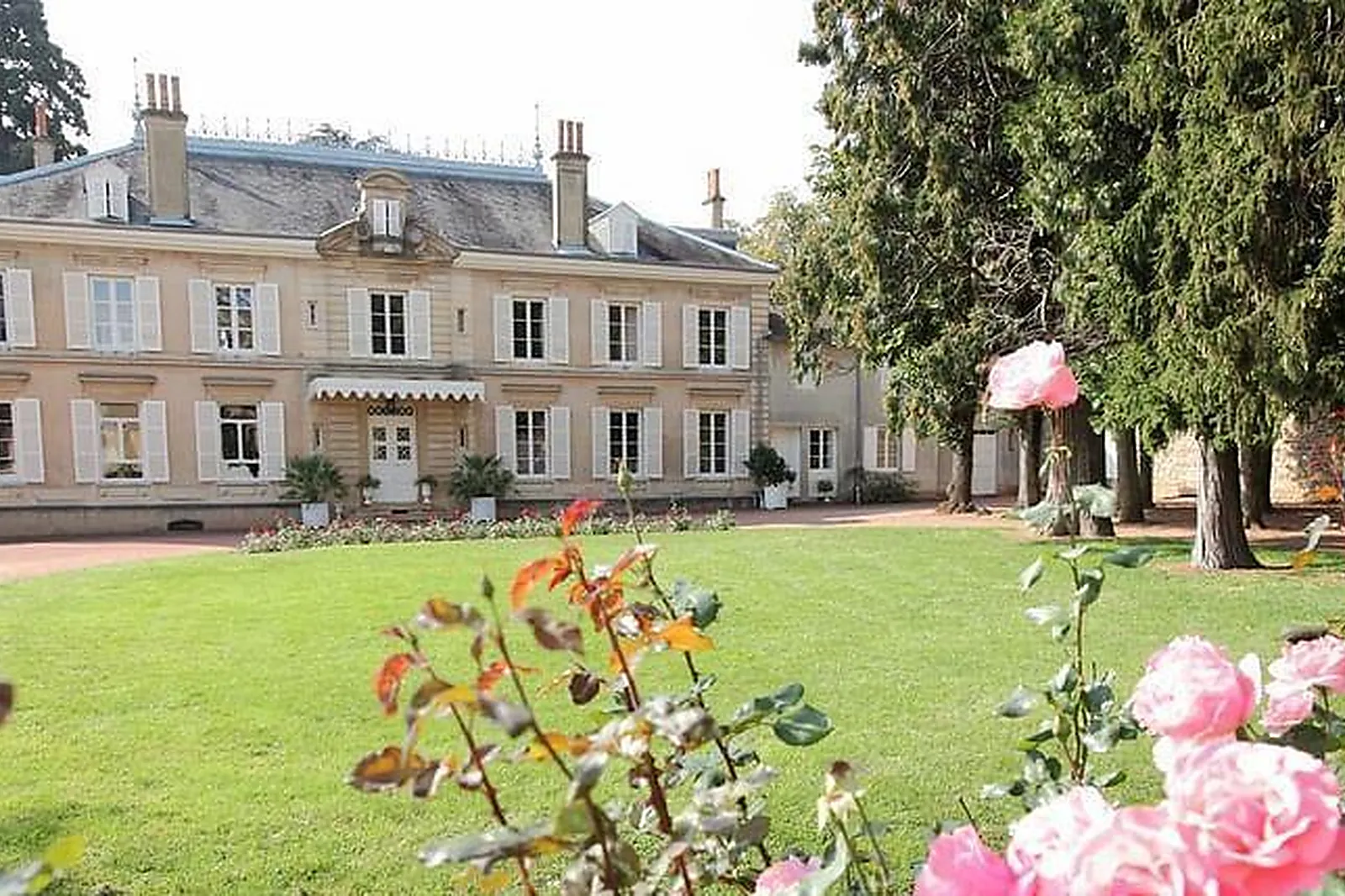 Lieux événementiels, CHÂTEAU DES RAVATYS