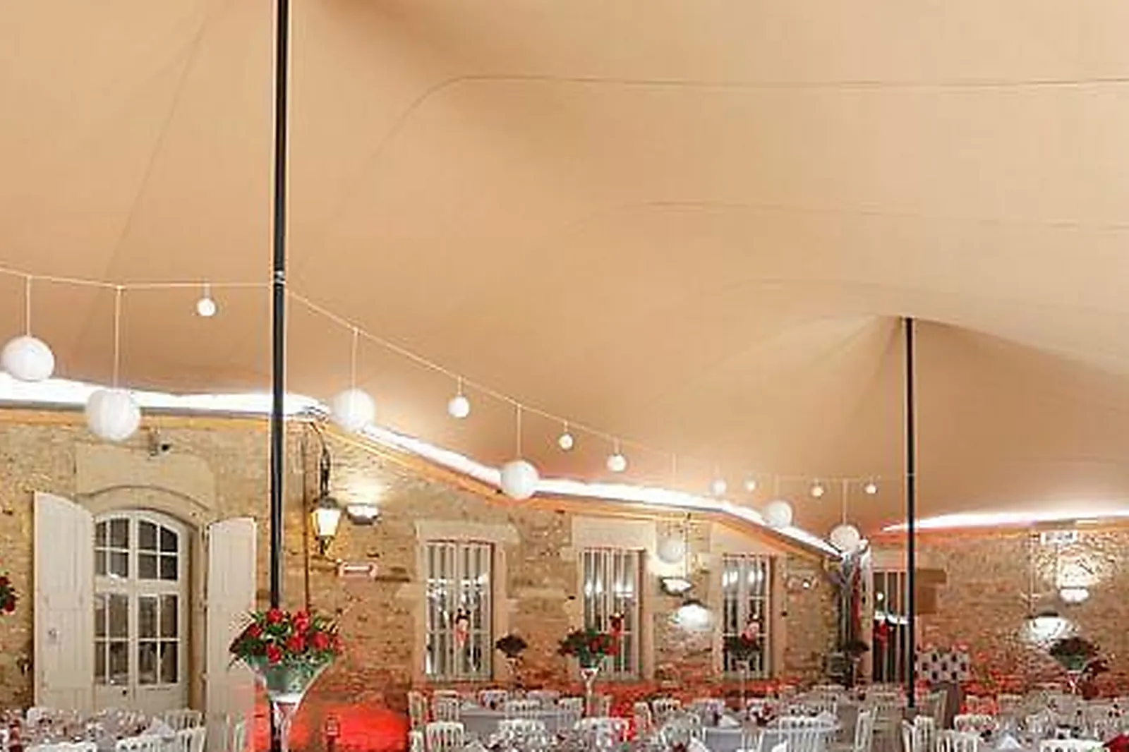 Lieux événementiels, CHÂTEAU DU CHAPEAU CORNU