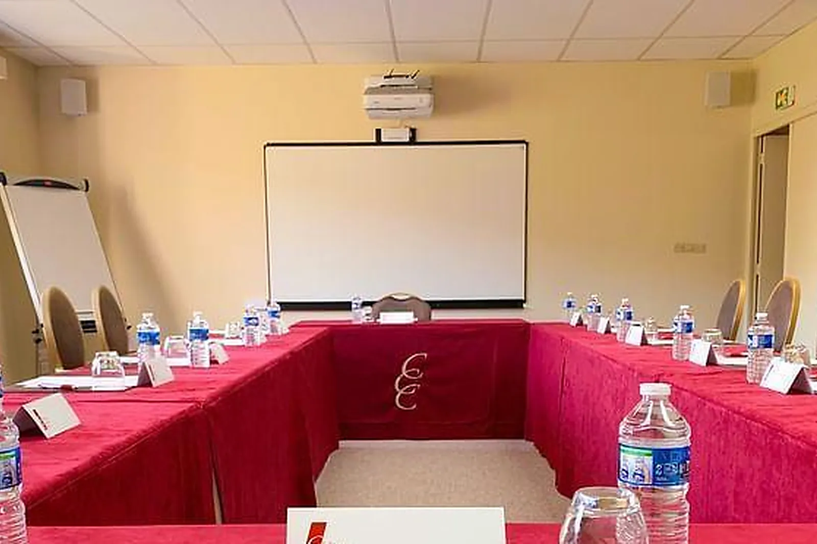 Lieux événementiels, CHÂTEAU DU CHAPEAU CORNU