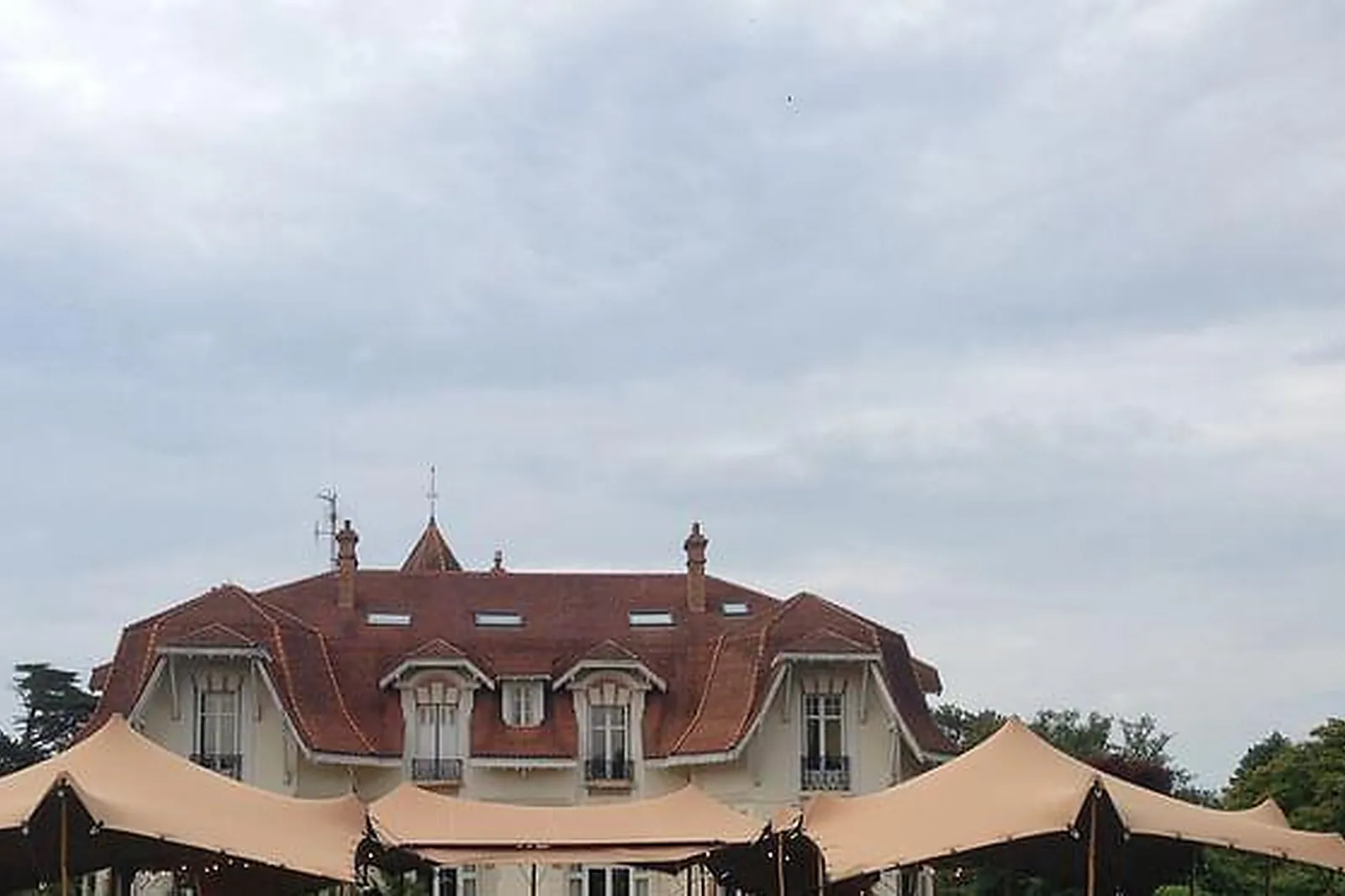 Lieux événementiels, CHÂTEAU DU CLAIR DE LUNE ****