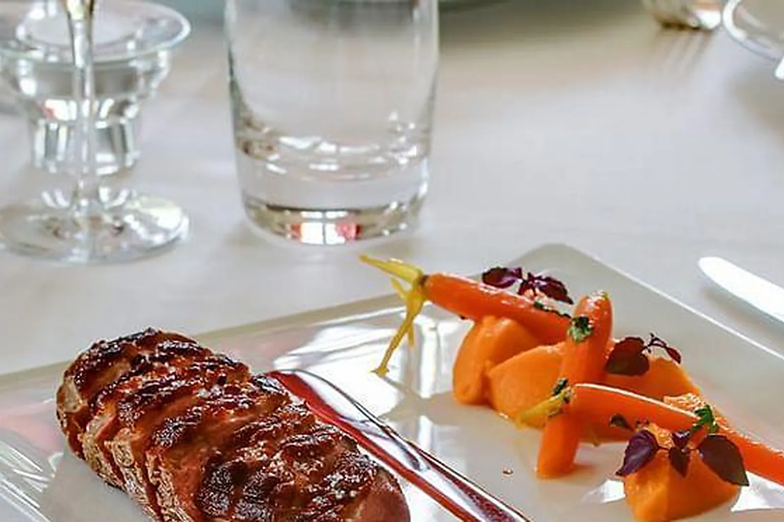 Lieux événementiels, CHÂTEAU D'ÉTOGES ****