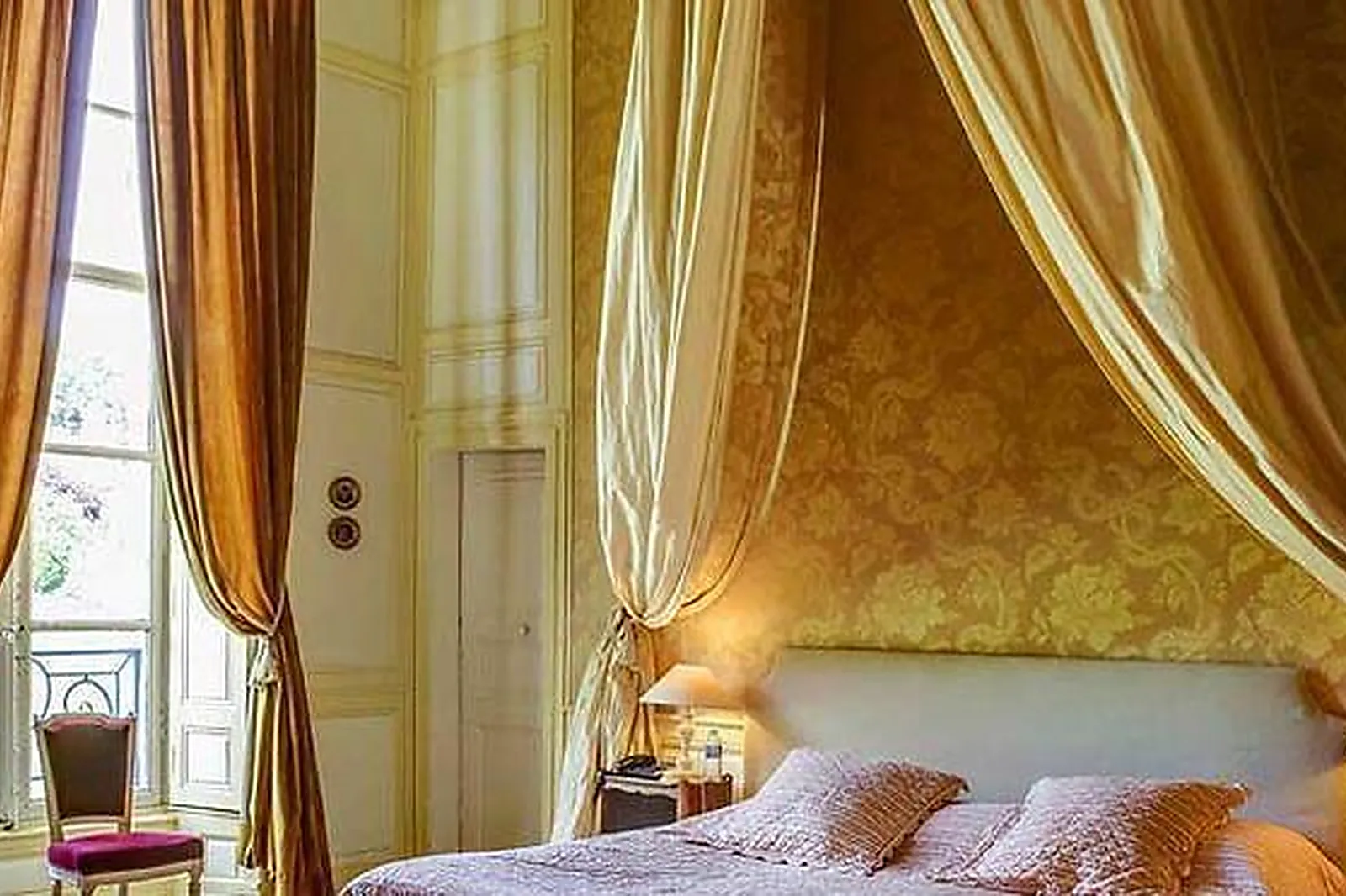 Lieux événementiels, CHÂTEAU D'ÉTOGES ****