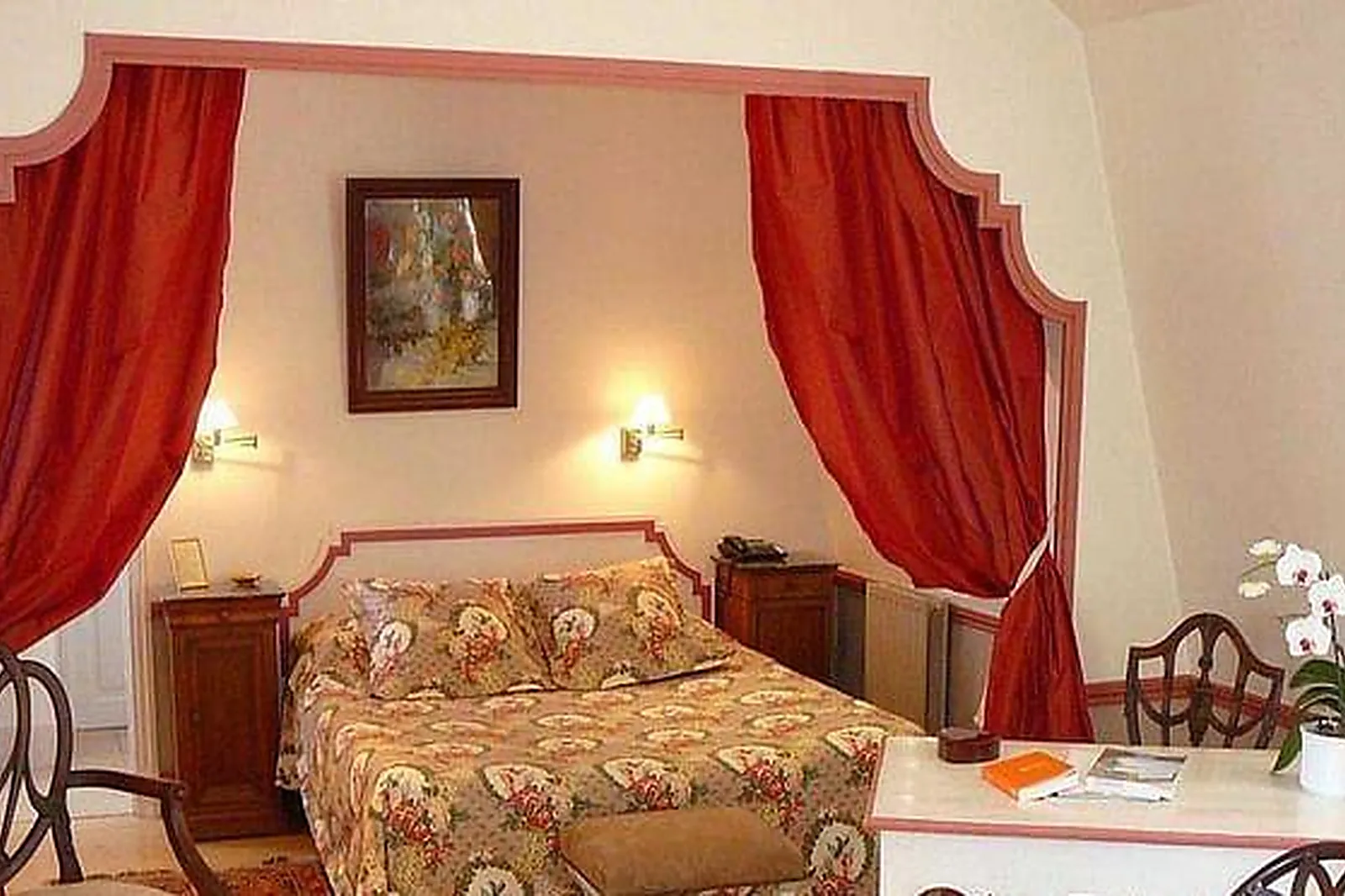 Lieux événementiels, CHÂTEAU D'ÉTOGES ****