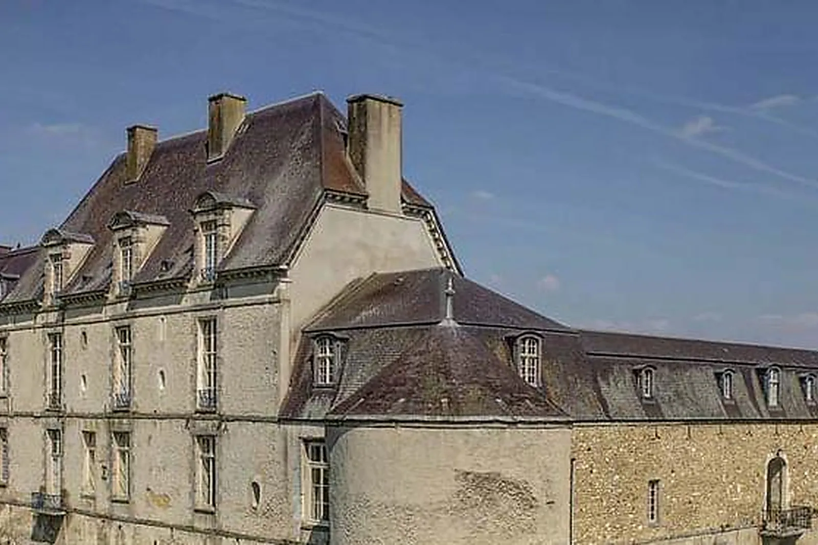 Lieux événementiels, CHÂTEAU D'ÉTOGES ****