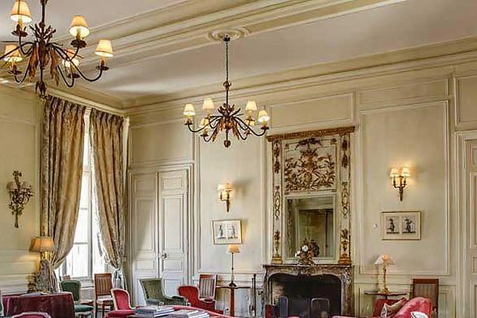 Lieux événementiels, CHÂTEAU D'ÉTOGES ****