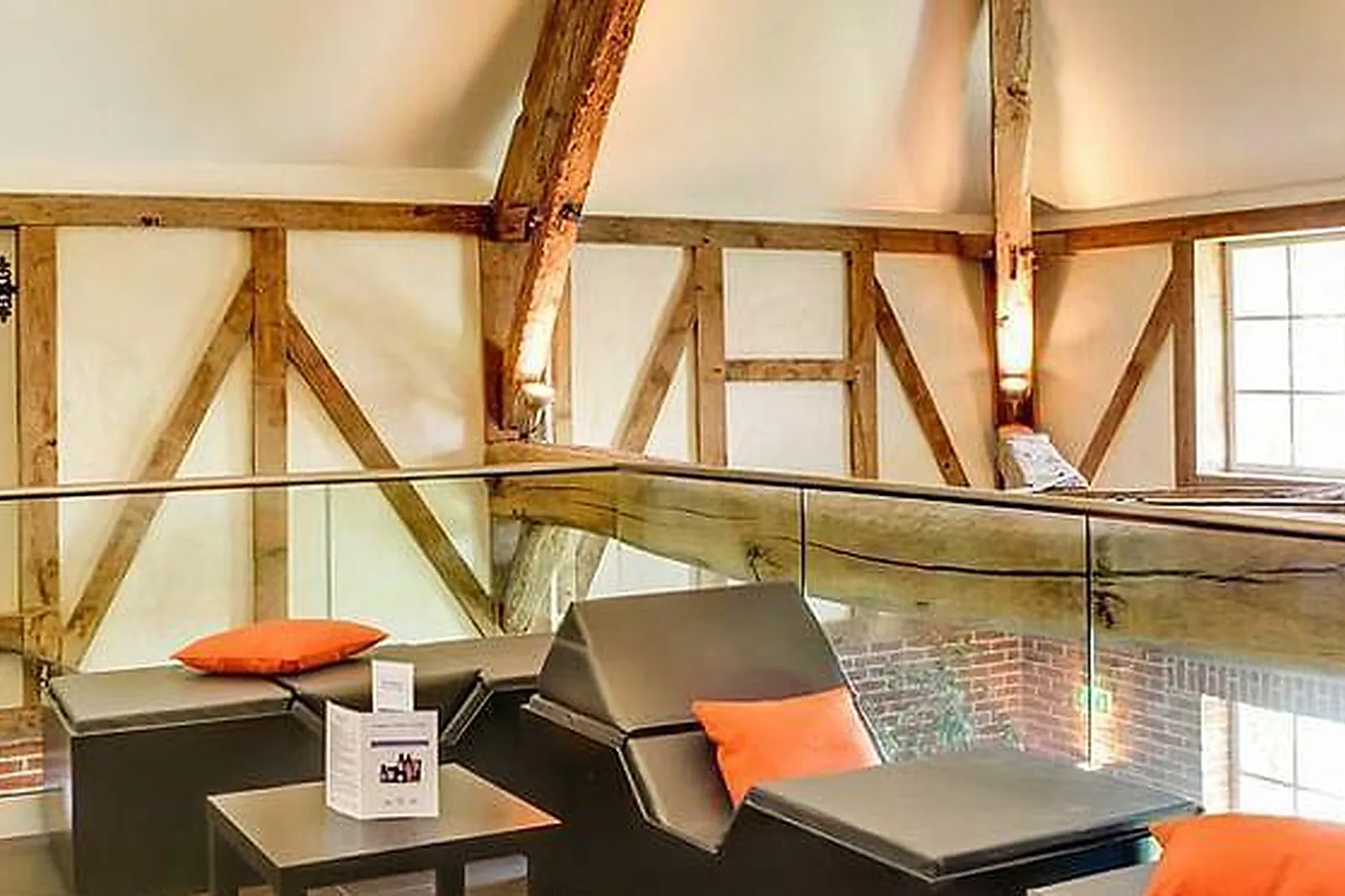 Lieux événementiels, CHÂTEAU D'ÉTOGES ****