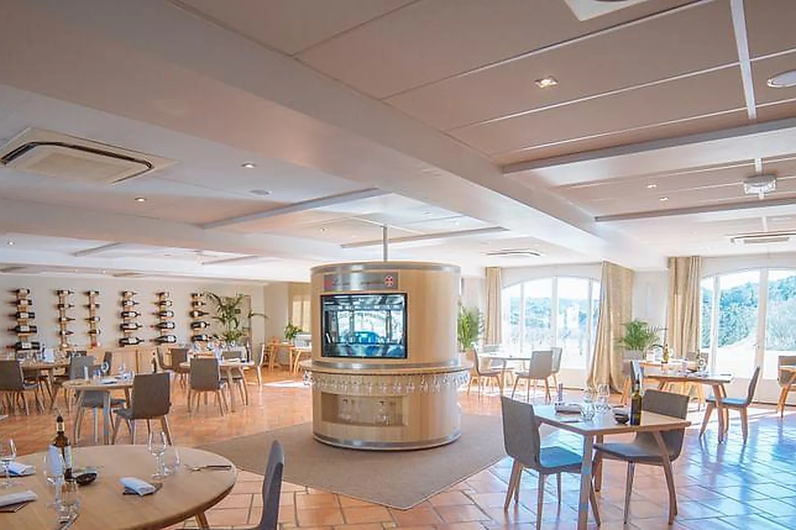 Lieux événementiels, CHÂTEAU L'HOSPITALET *****