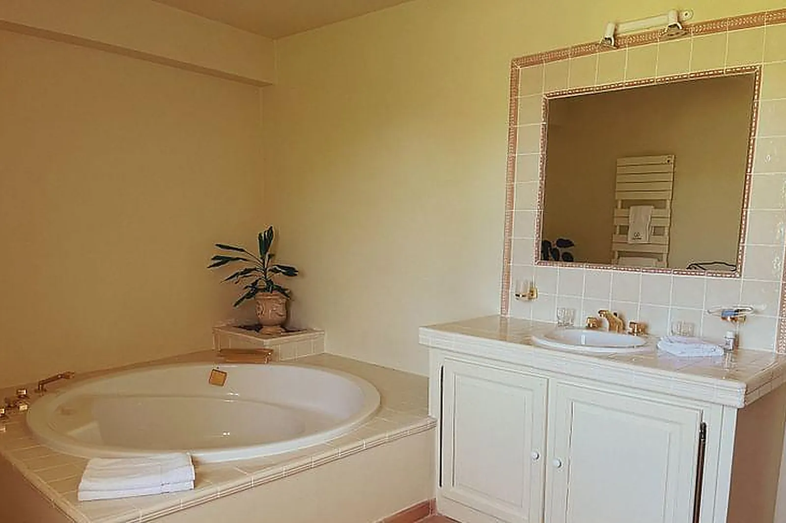 Lieux événementiels, CHÂTEAU LES CROSTES