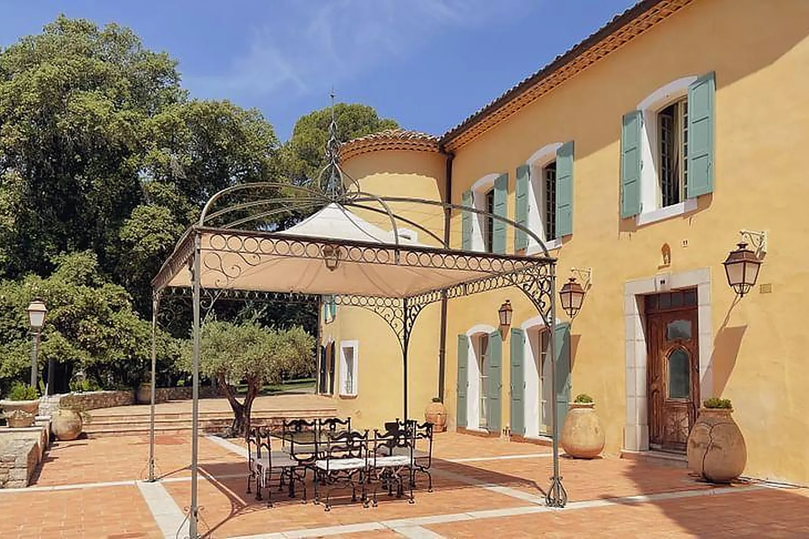 Lieux événementiels, CHÂTEAU LES CROSTES