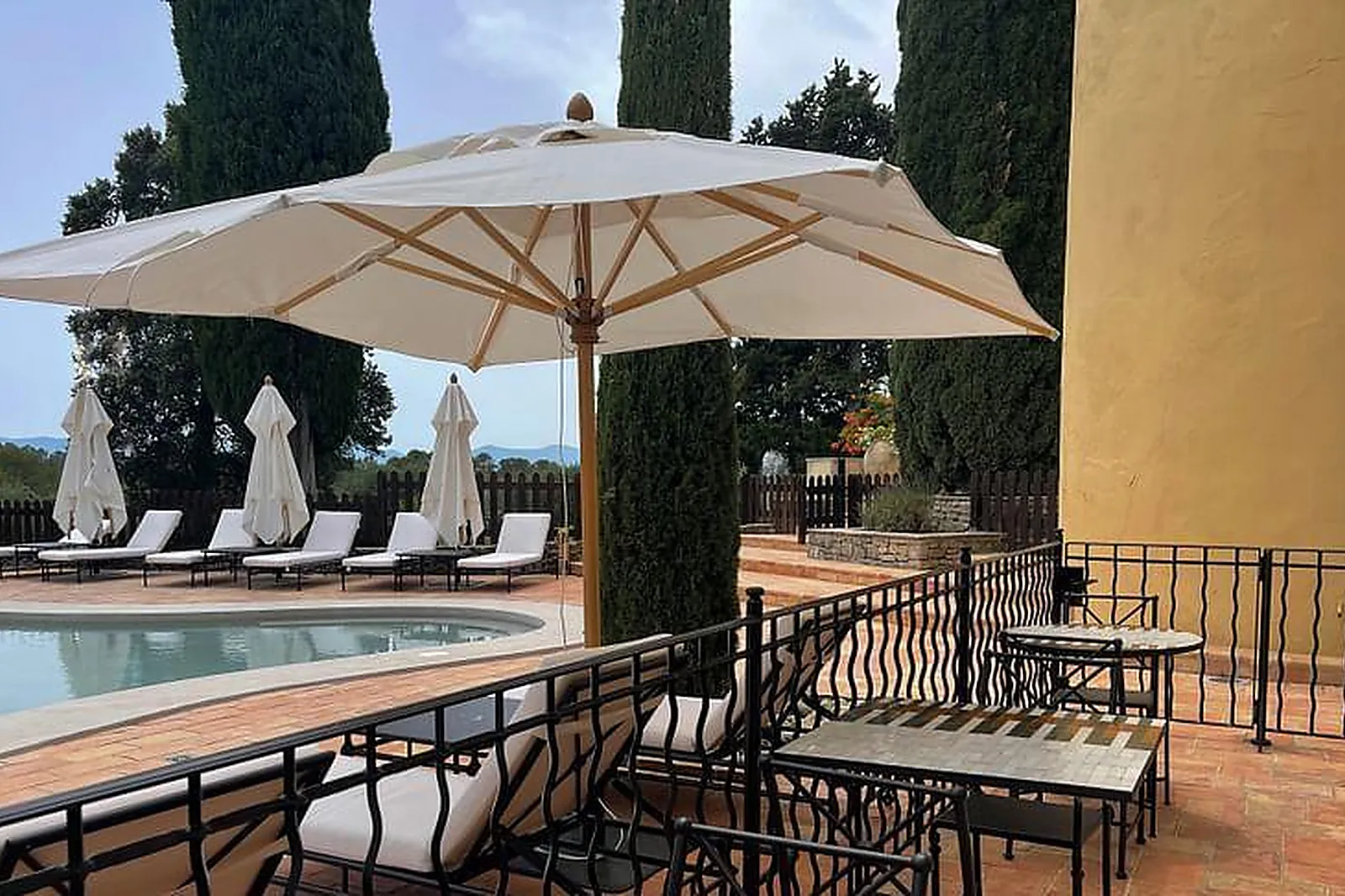 Lieux événementiels, CHÂTEAU LES CROSTES