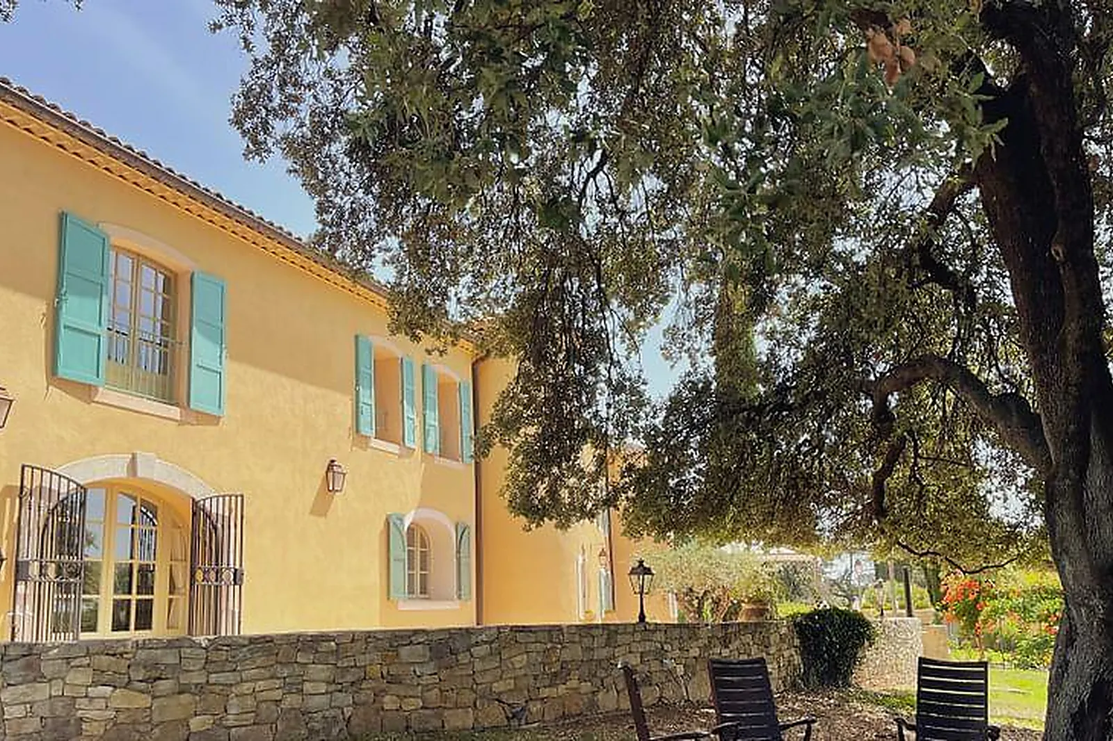 Lieux événementiels, CHÂTEAU LES CROSTES