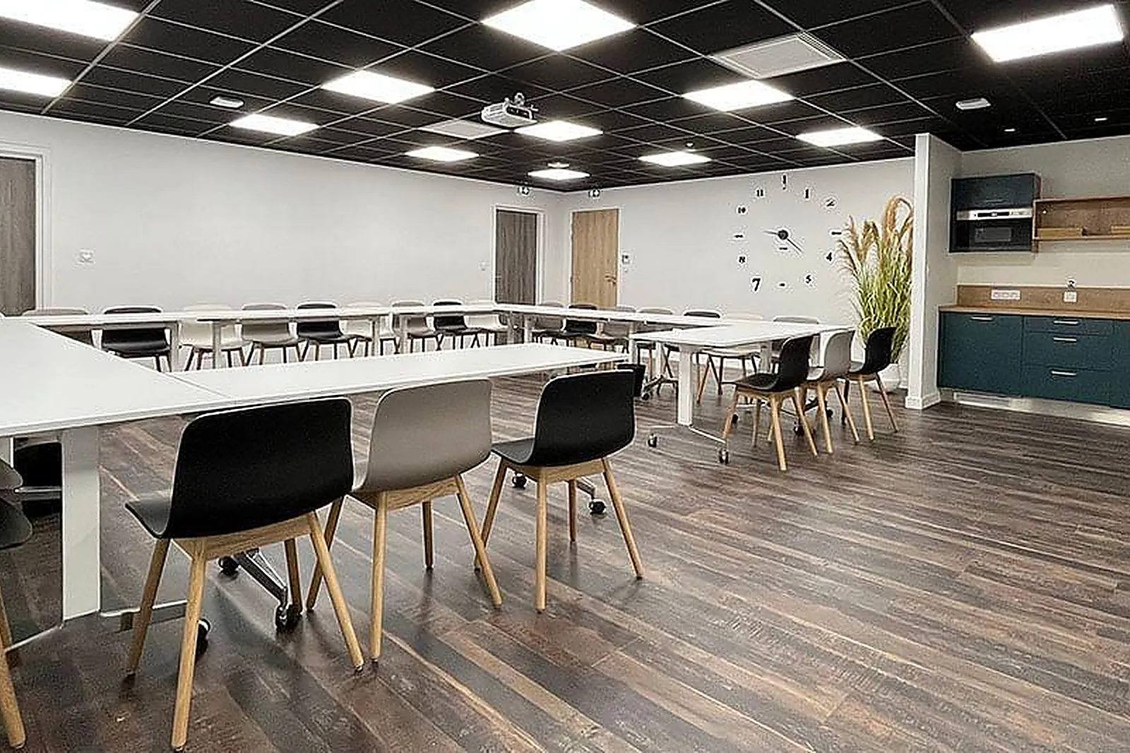 Lieux événementiels, CINEPOLE LOC