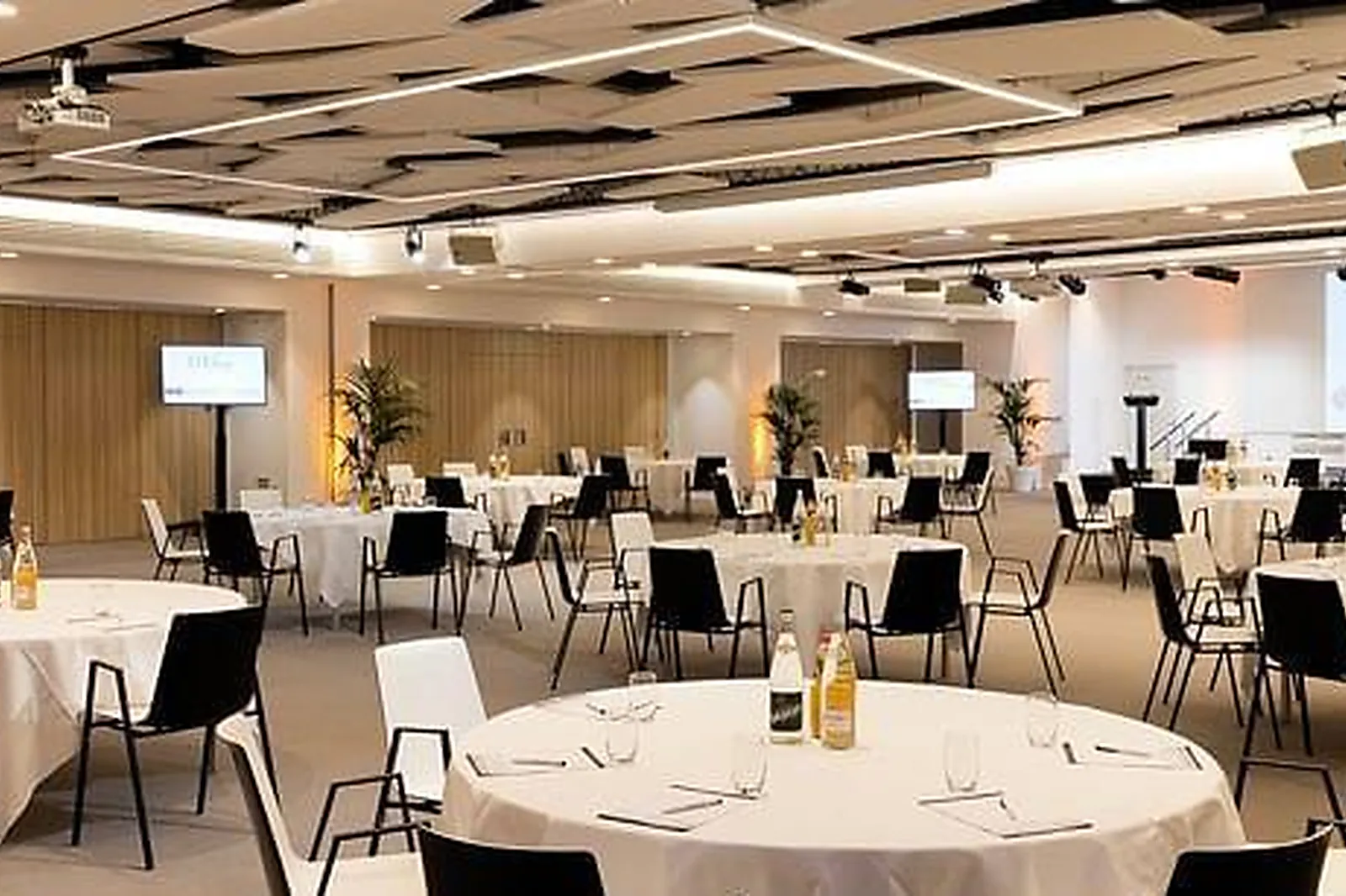 Lieux événementiels, MULTIBURO GARE SAINT LAZARE